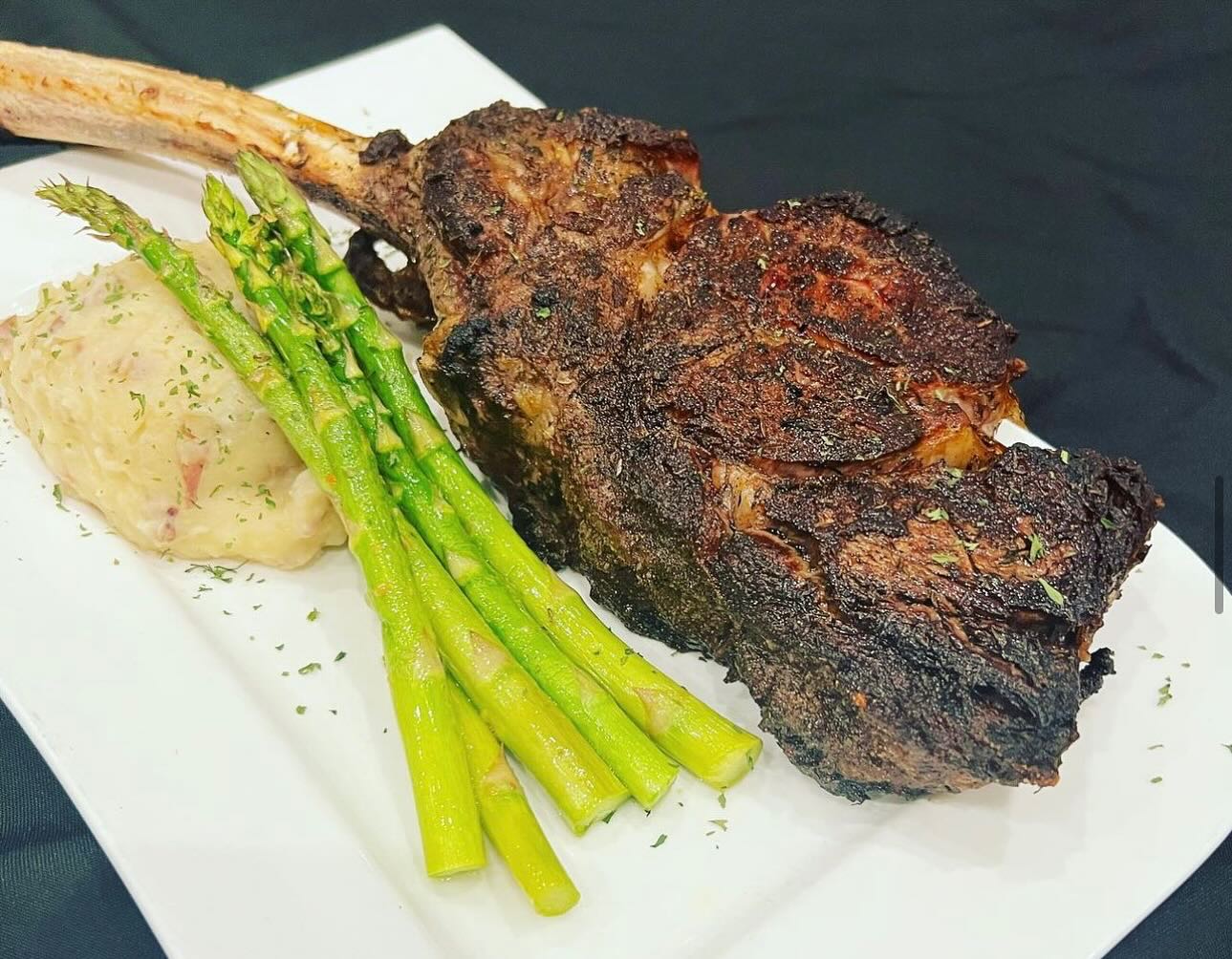 Tomahawk Steak Special